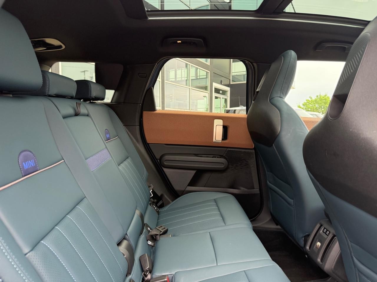 MINI Countryman Vehicle Image 10