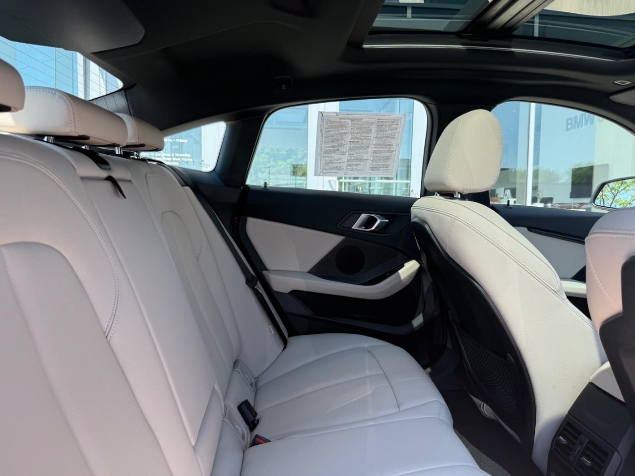 BMW 2 Series Vehicle Image 09