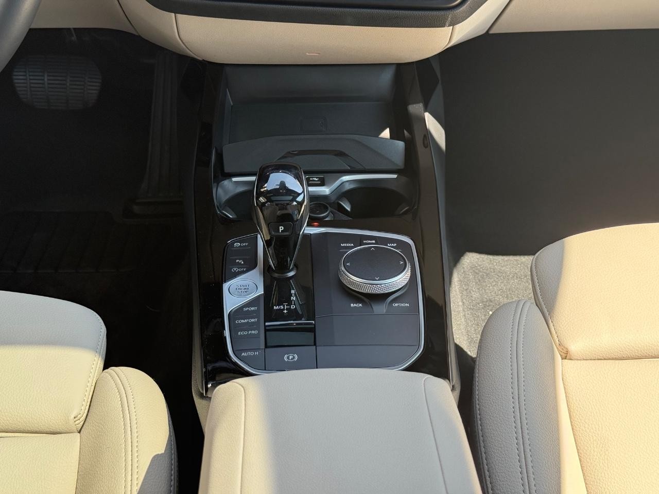 BMW 2 Series Vehicle Image 12