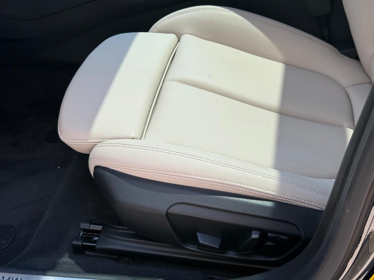BMW 2 Series Vehicle Image 21
