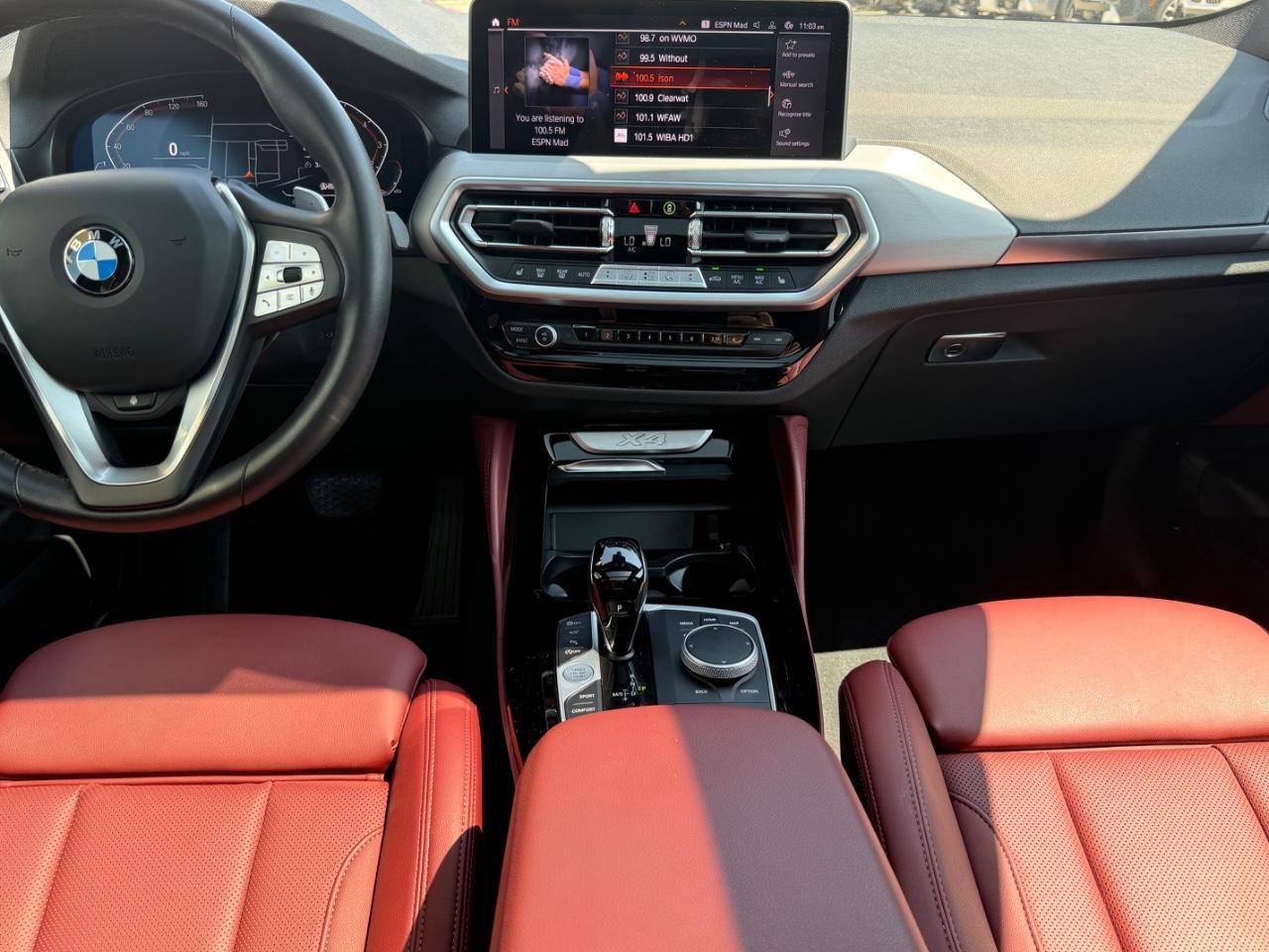 BMW X4 Vehicle Image 10