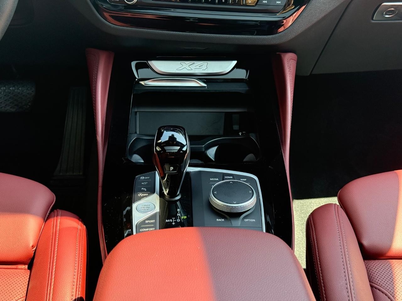 BMW X4 Vehicle Image 12
