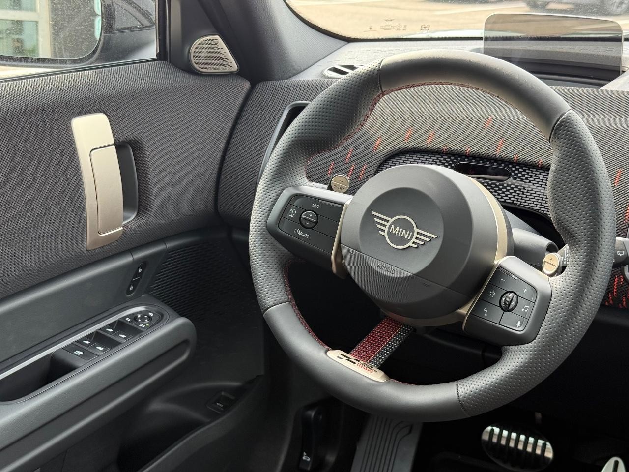 MINI Countryman Vehicle Image 09