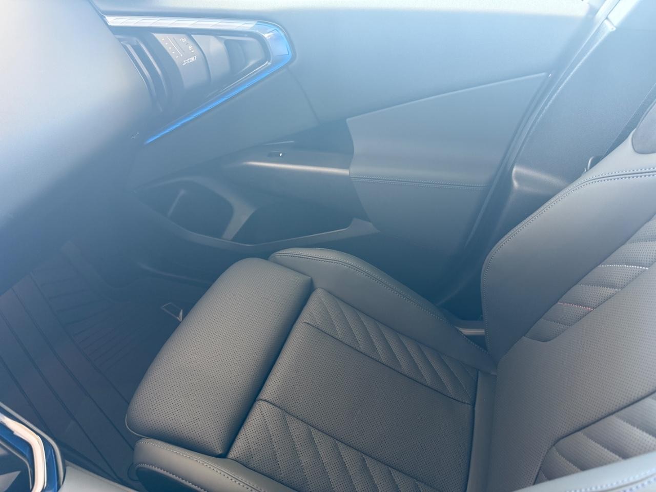 BMW X3 Vehicle Image 16