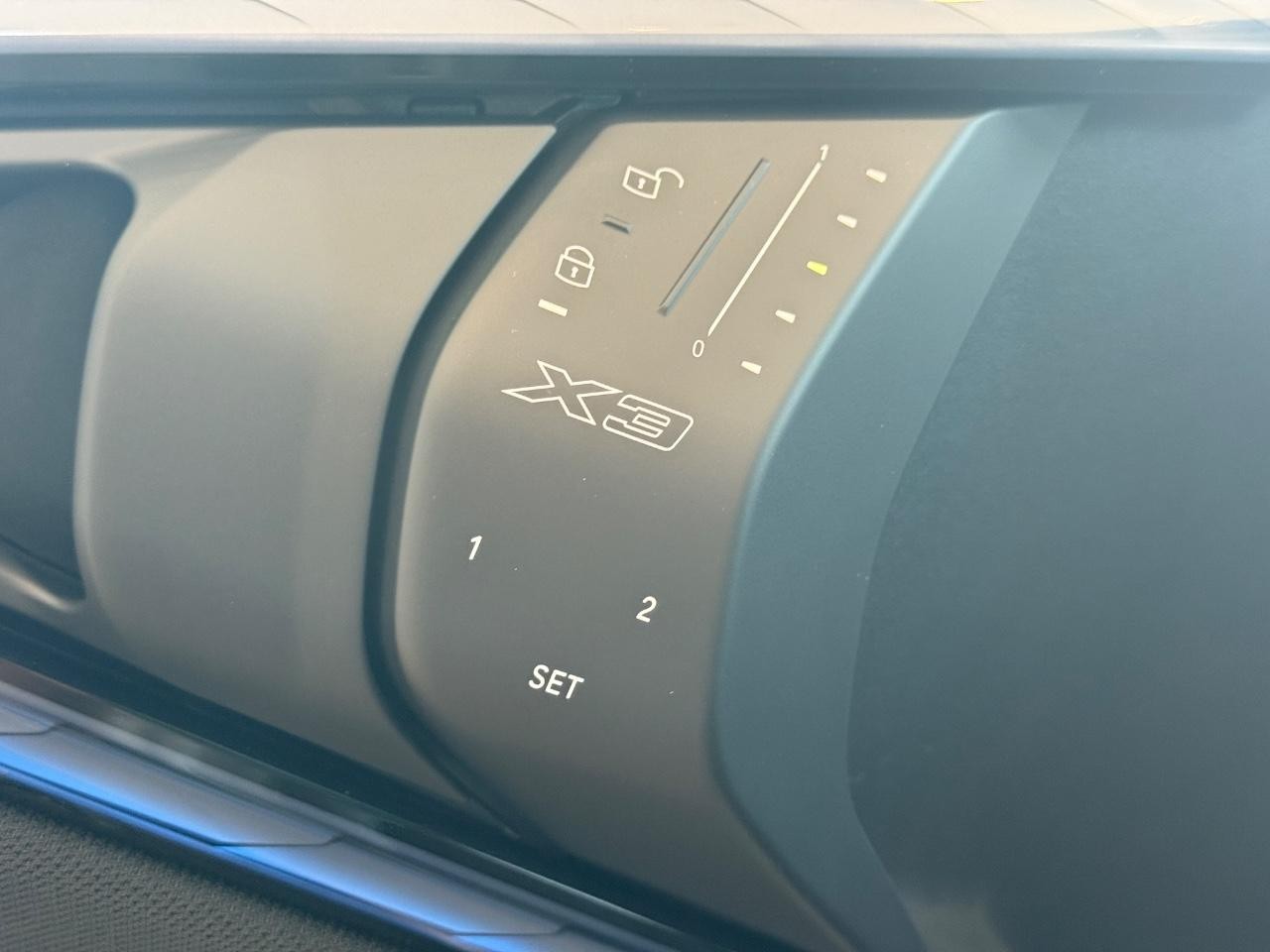 BMW X3 Vehicle Image 17