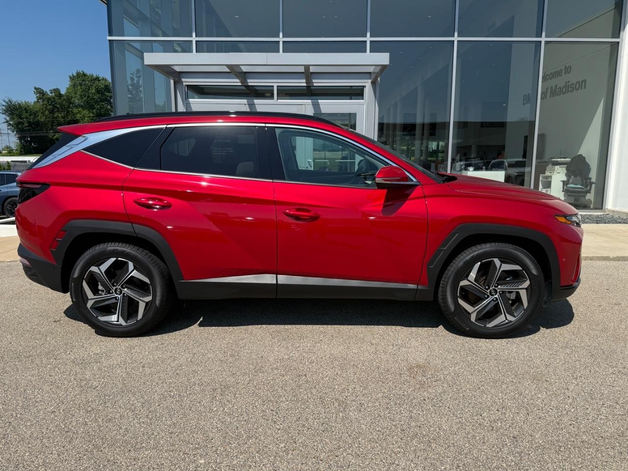 Hyundai Tucson Vehicle Image 02