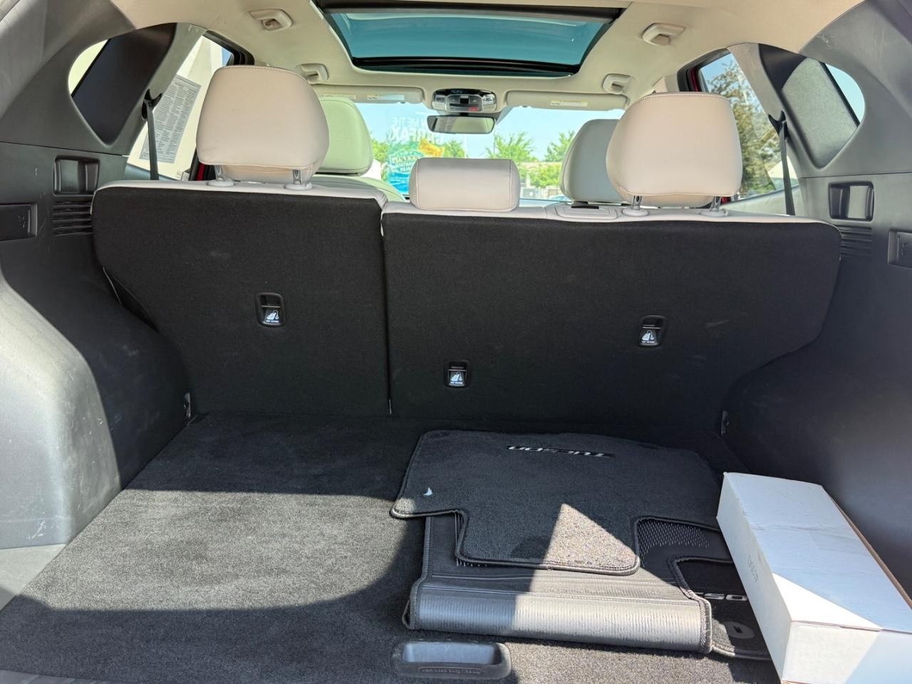 Hyundai Tucson Vehicle Image 05