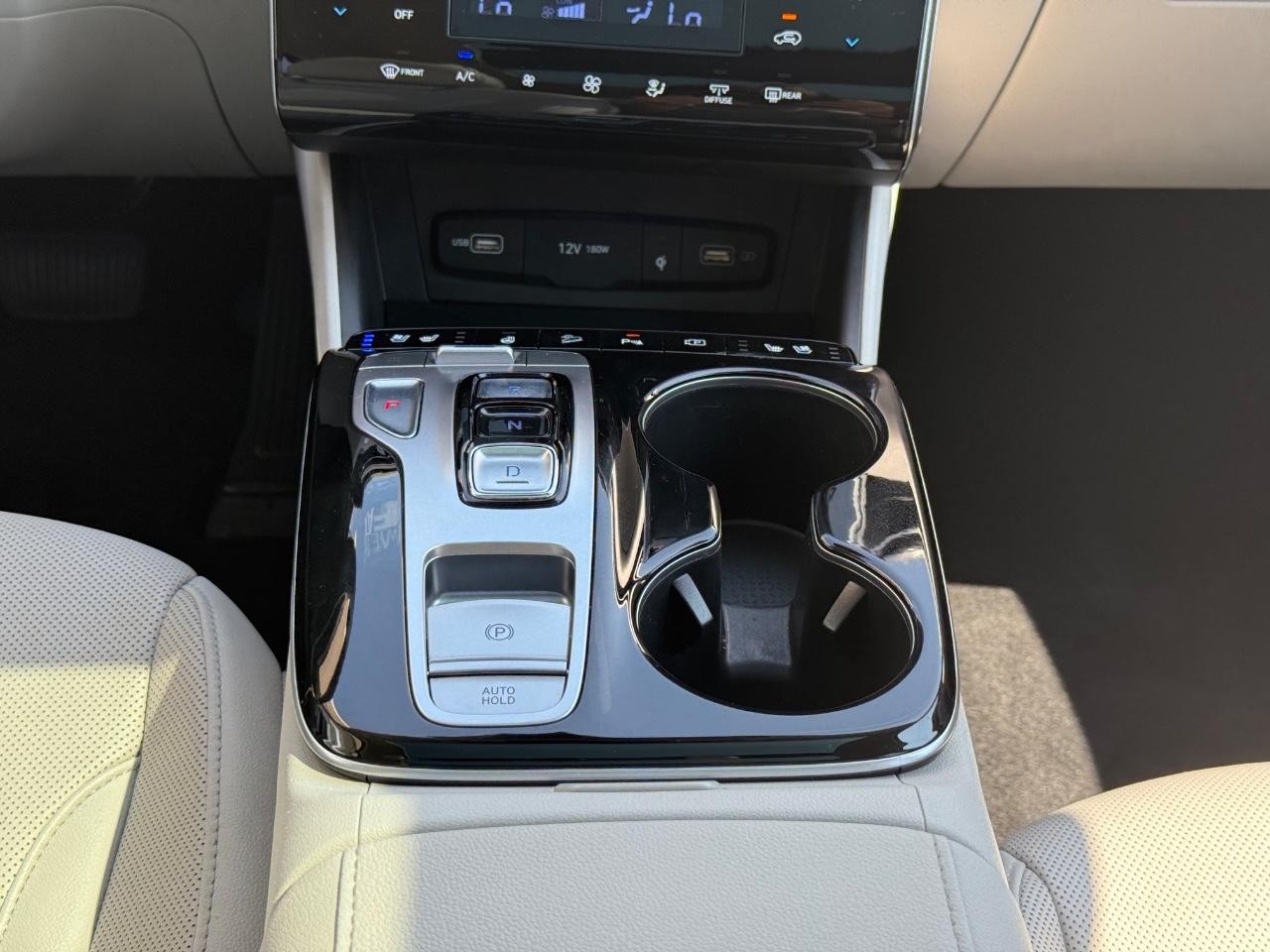 Hyundai Tucson Vehicle Image 13