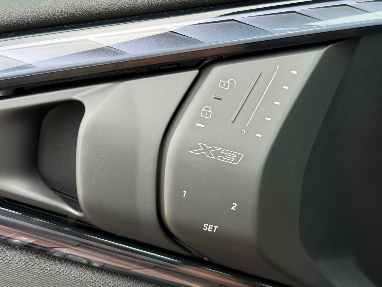 BMW X3 Vehicle Image 11