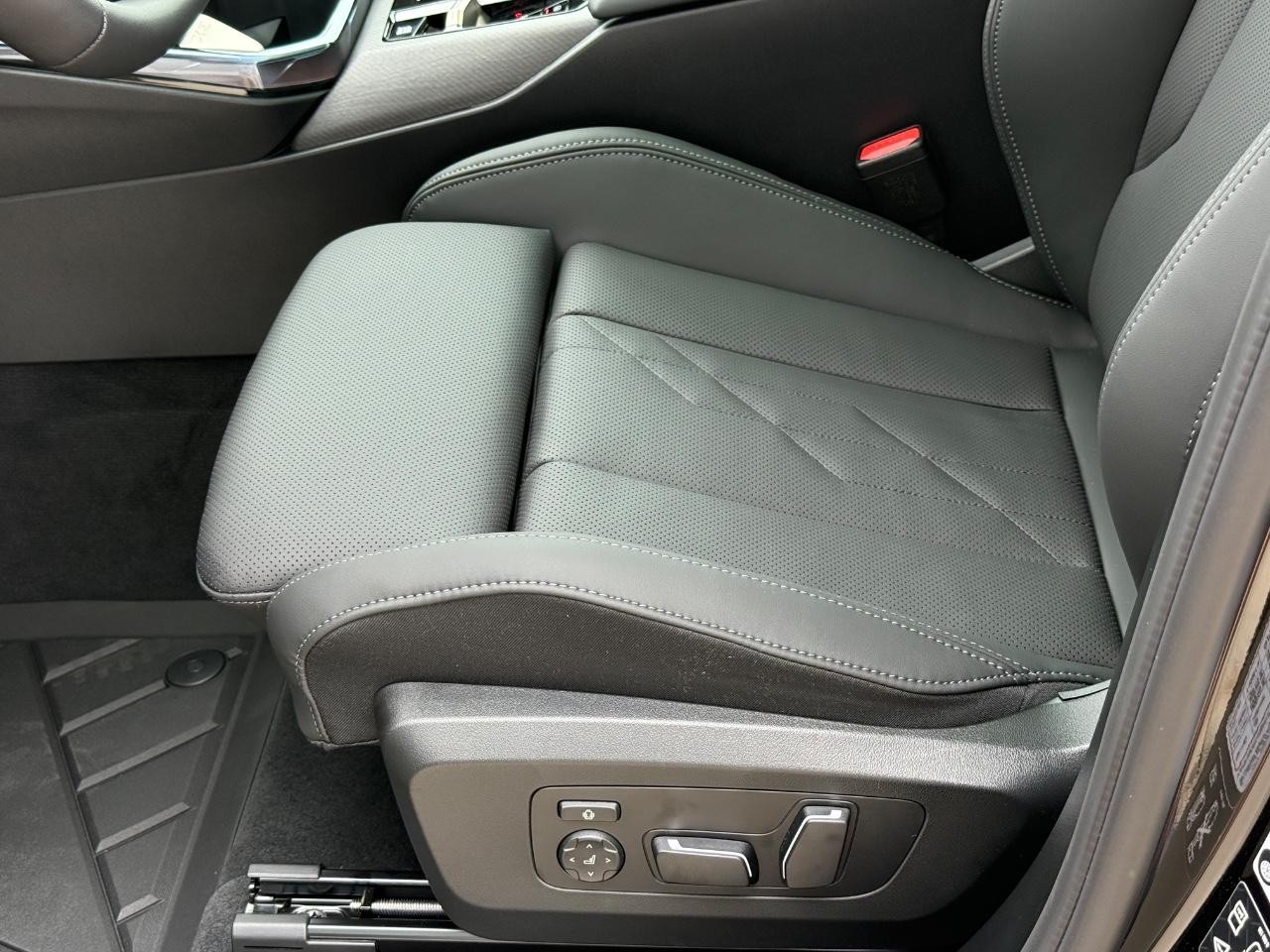 BMW X3 Vehicle Image 17