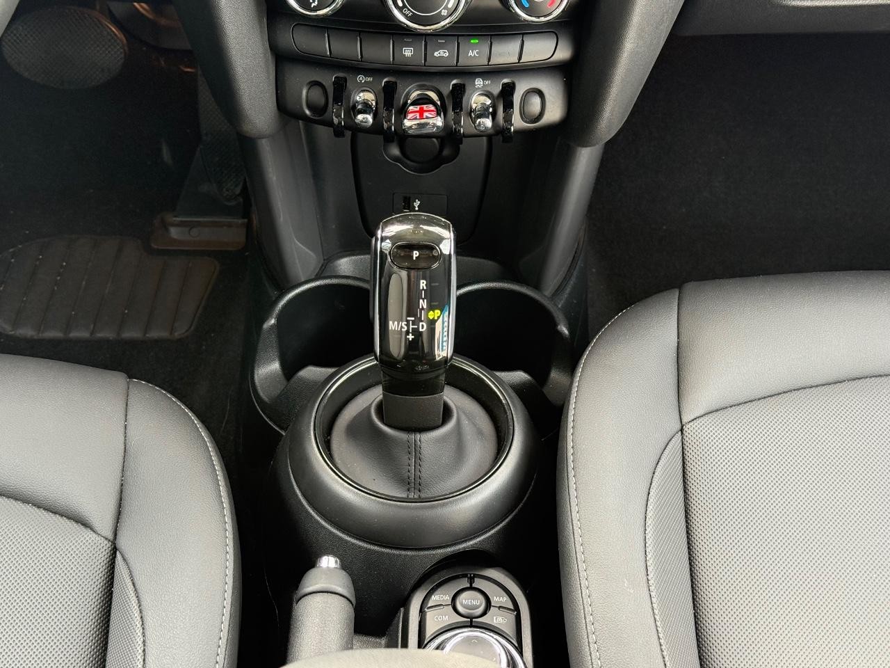 MINI Hardtop 2 Door Vehicle Image 13