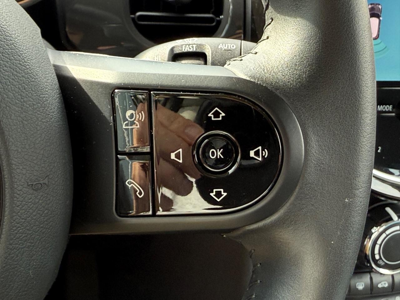 MINI Hardtop 2 Door Vehicle Image 17