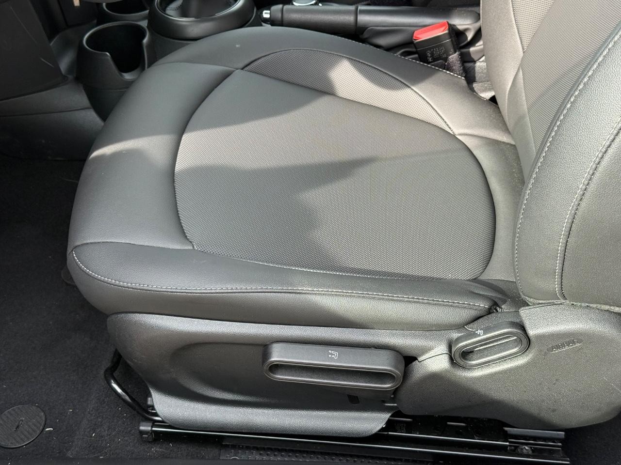 MINI Hardtop 2 Door Vehicle Image 21