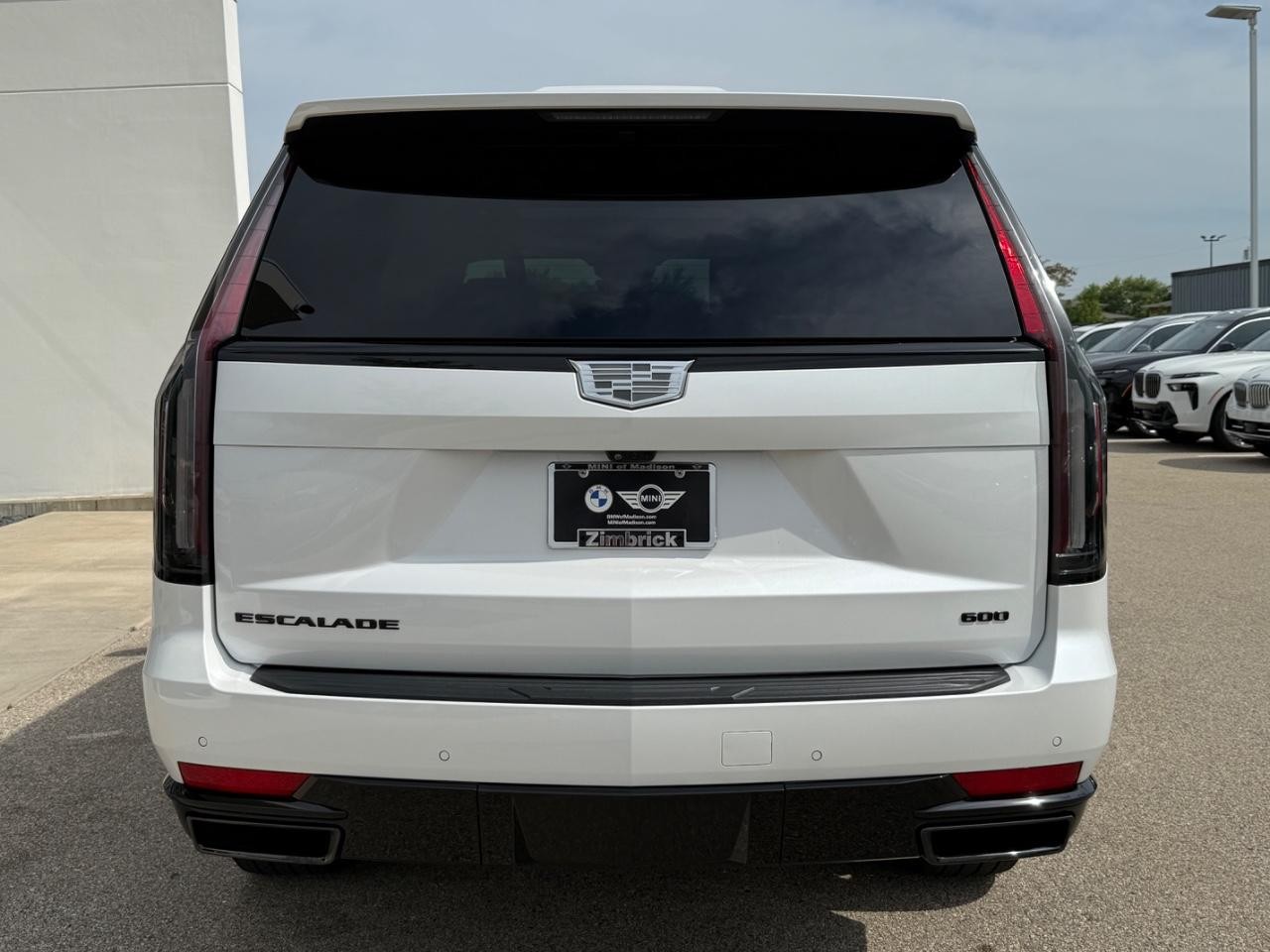 Cadillac Escalade Vehicle Image 04