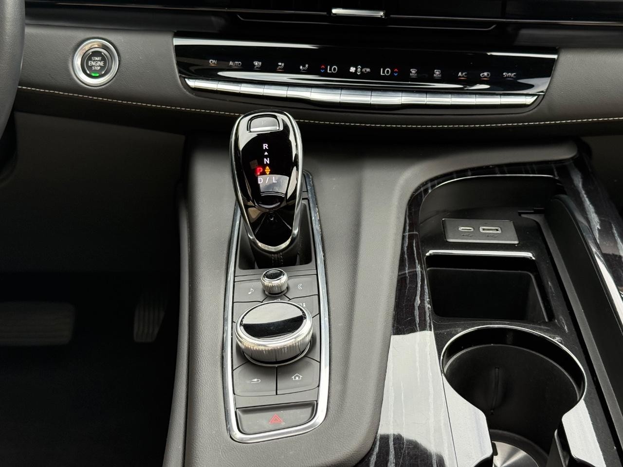 Cadillac Escalade Vehicle Image 14