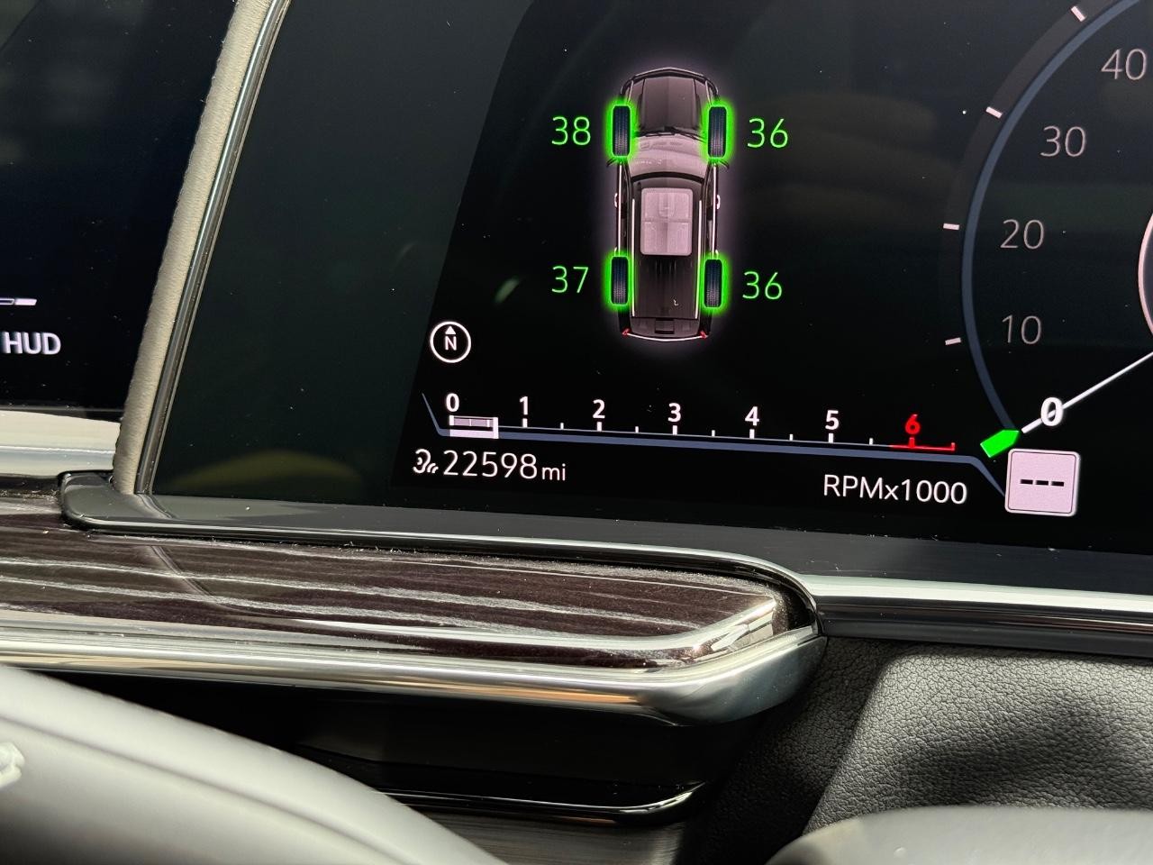 Cadillac Escalade Vehicle Image 20
