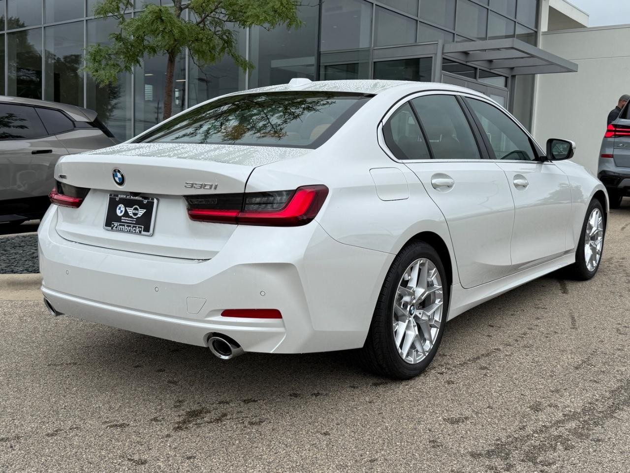 BMW 3 Series Vehicle Image 03