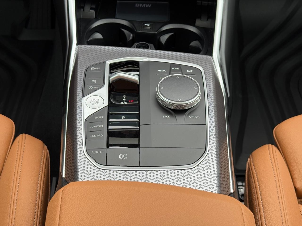 BMW 3 Series Vehicle Image 08