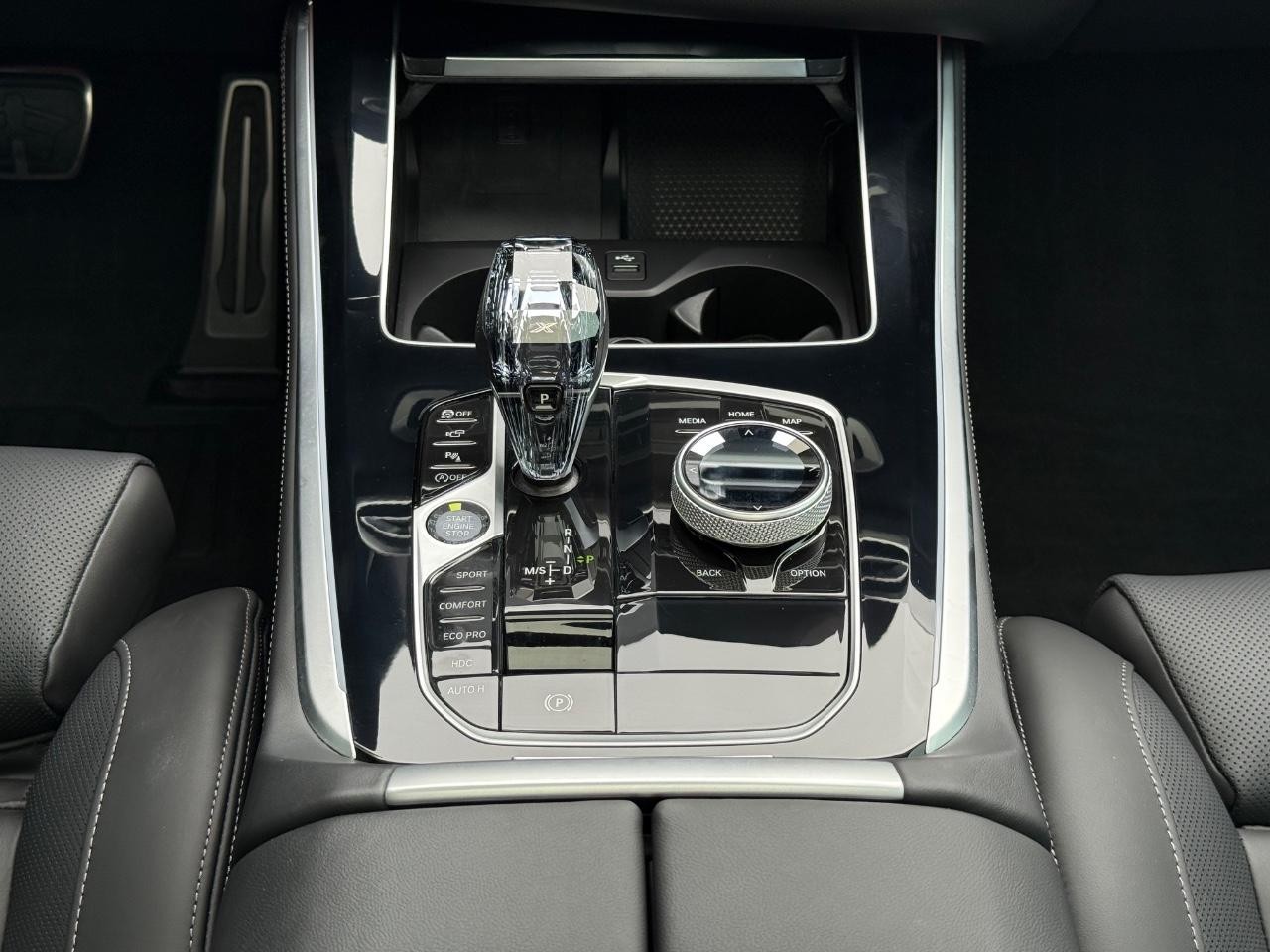 BMW X5 Vehicle Image 13