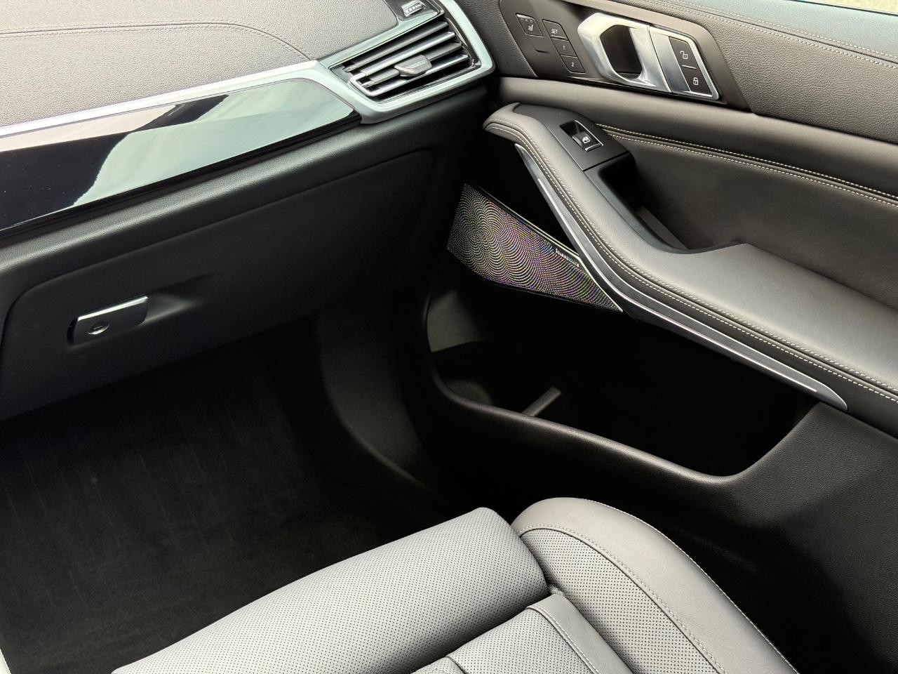 BMW X5 Vehicle Image 15