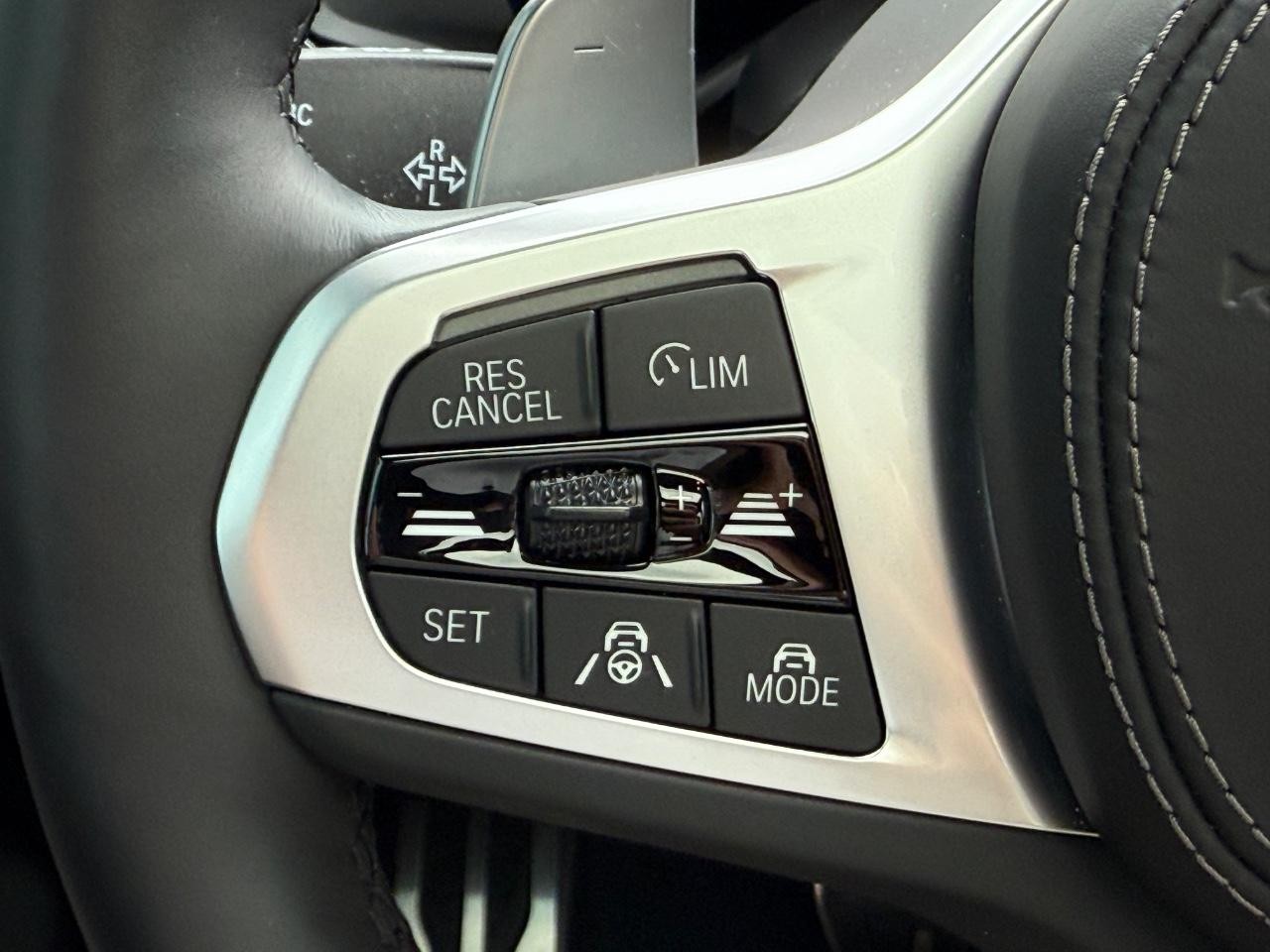 BMW X5 Vehicle Image 17