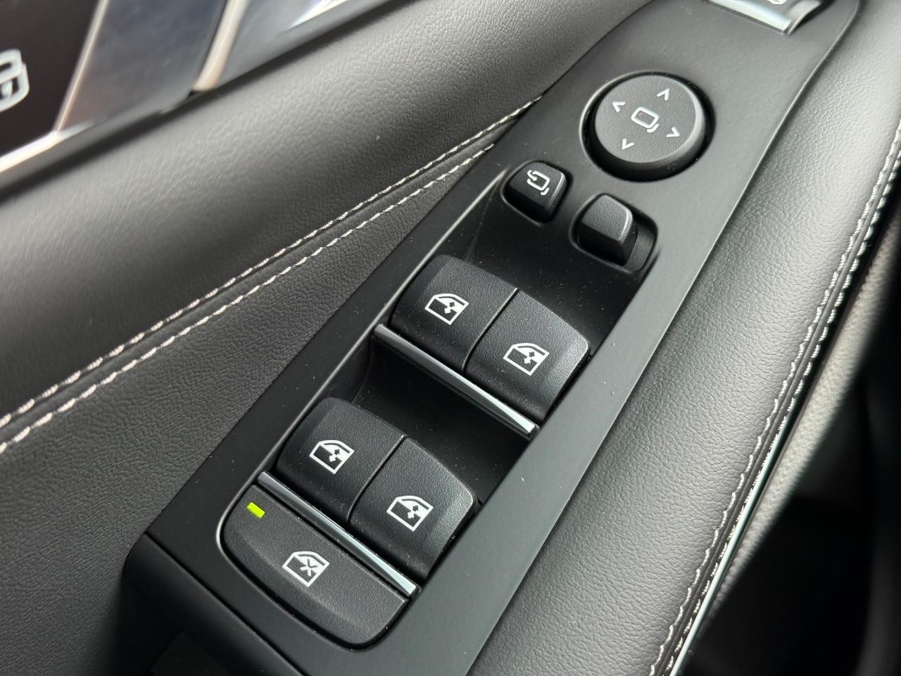 BMW X5 Vehicle Image 24