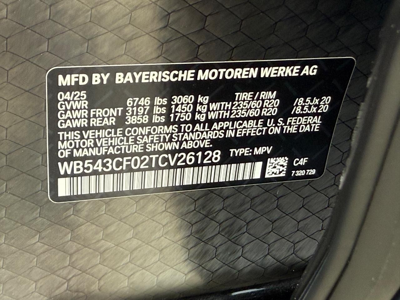 BMW iX Vehicle Image 18