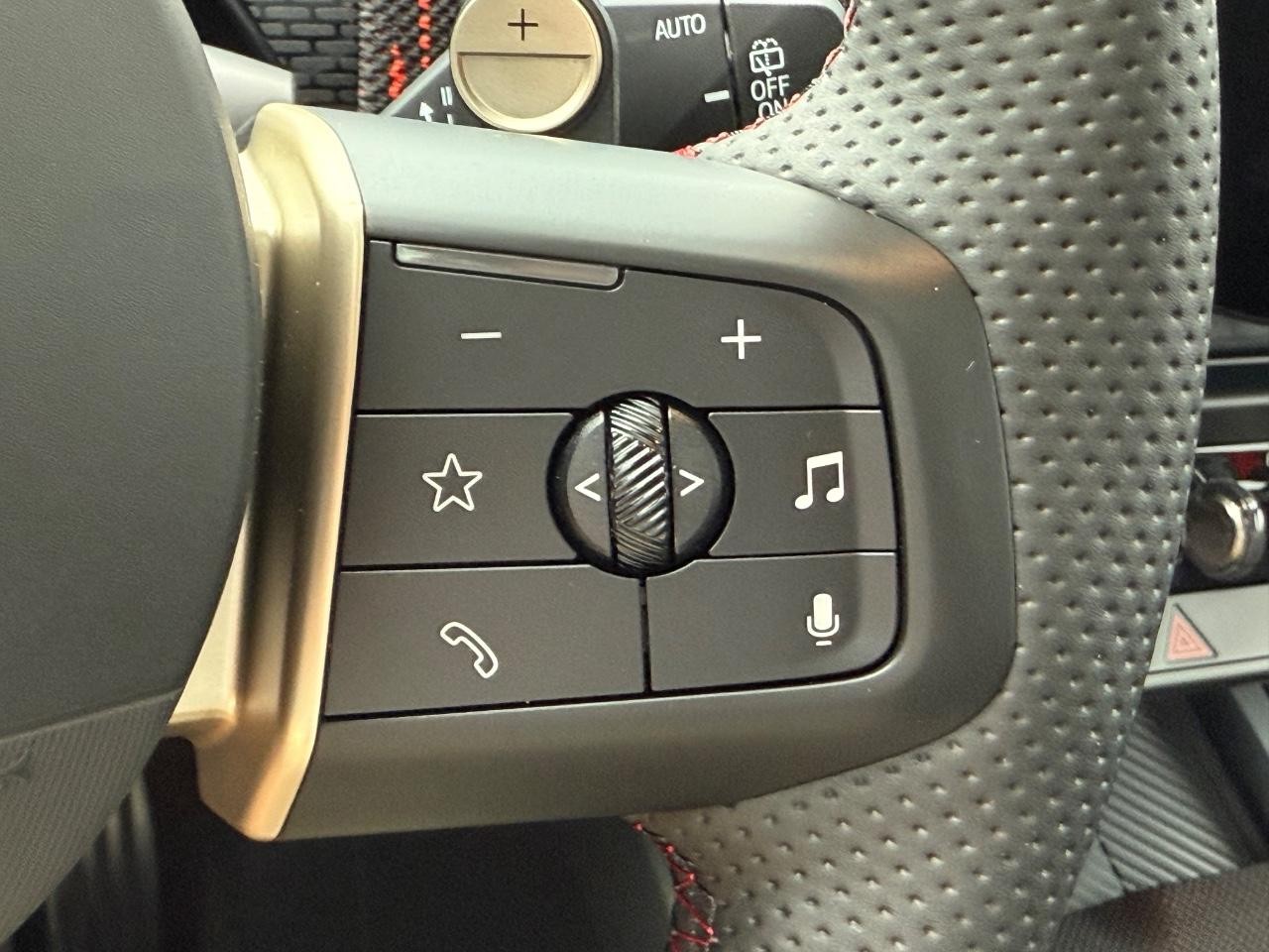 MINI Countryman Vehicle Image 13