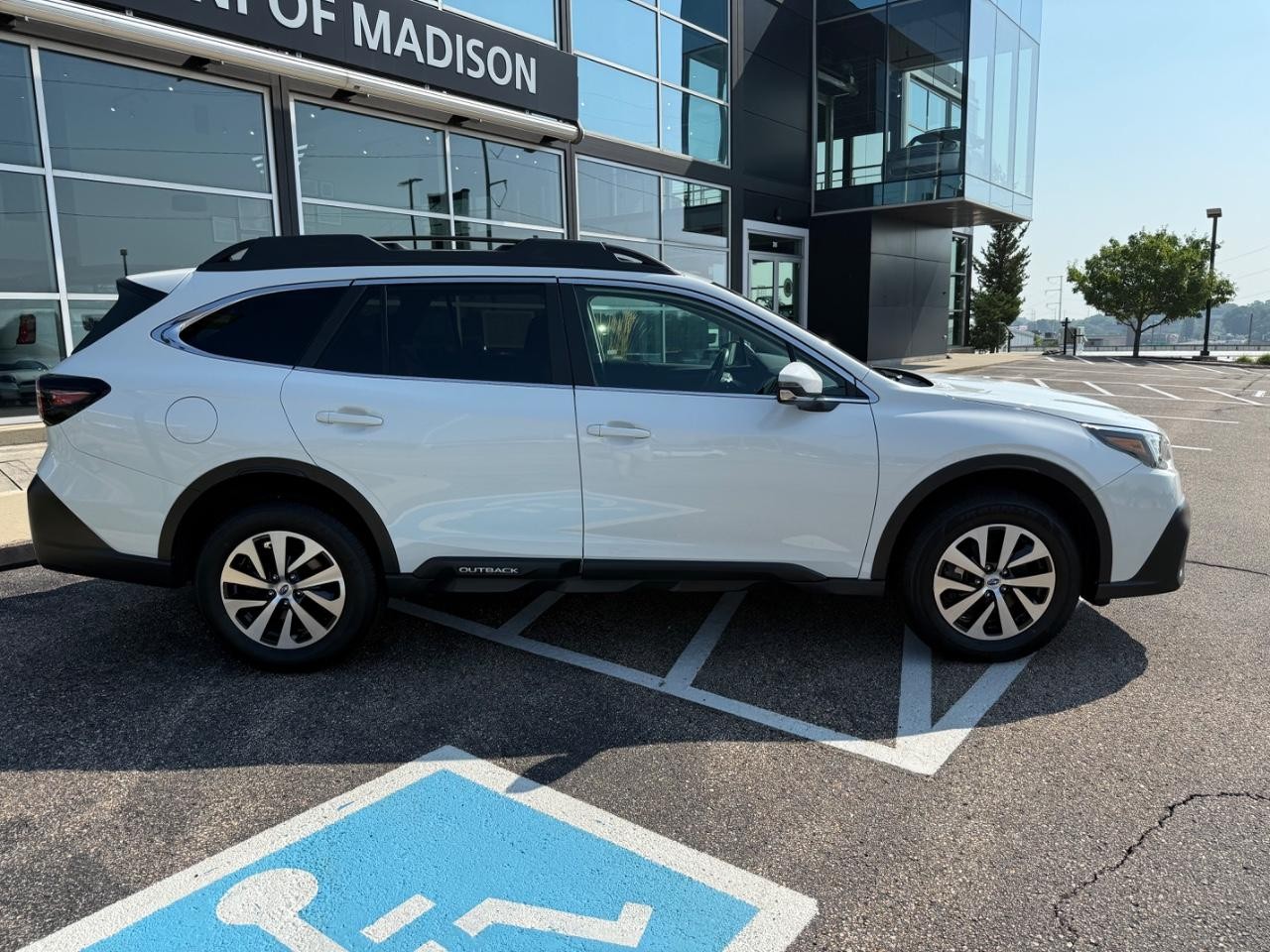 Subaru Outback Vehicle Image 02