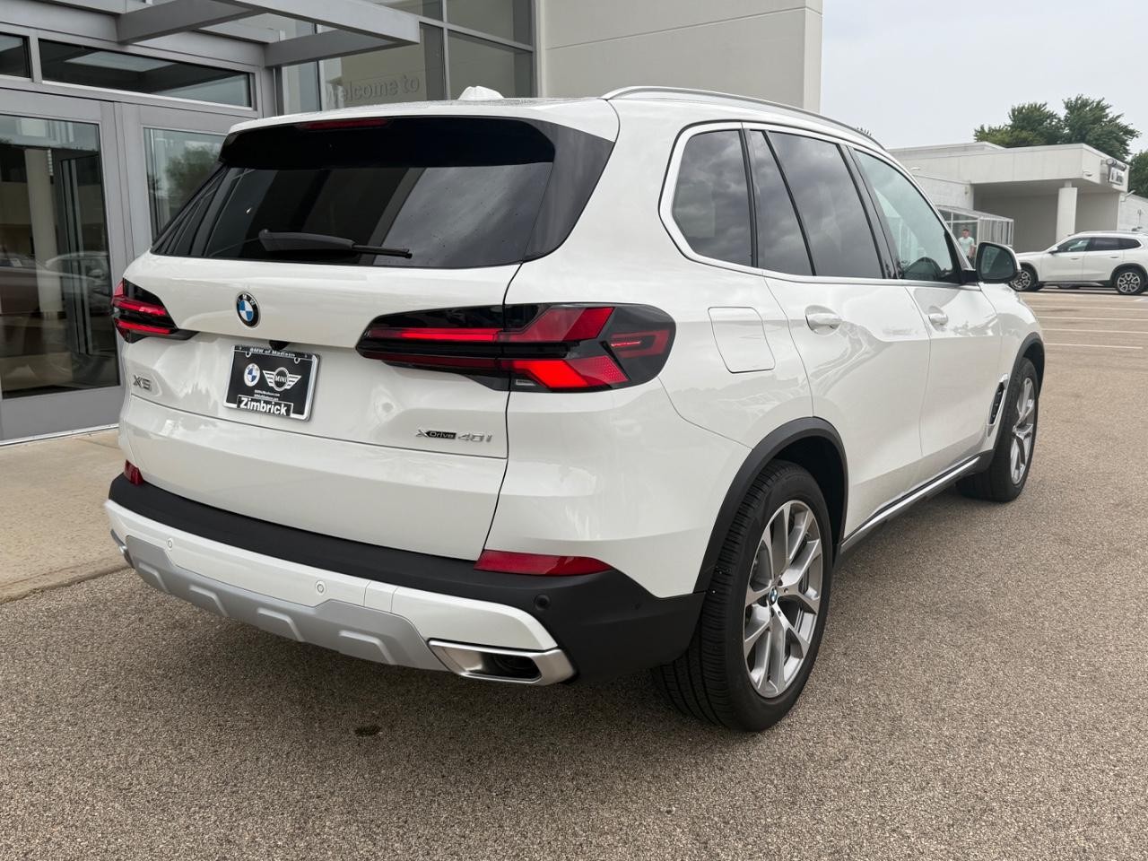 BMW X5 Vehicle Image 03