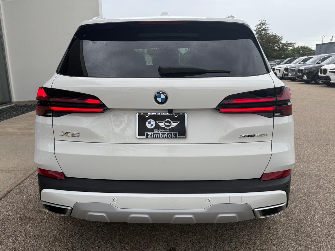 BMW X5 Vehicle Image 04