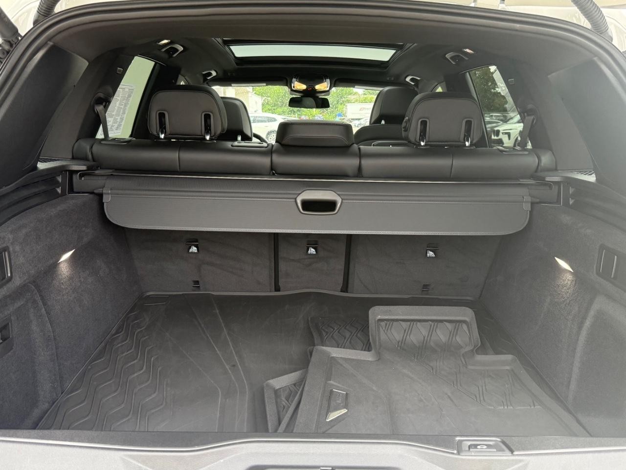 BMW X5 Vehicle Image 05