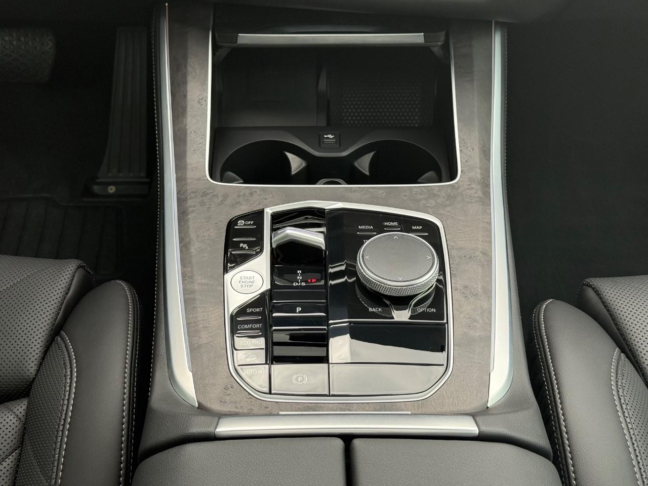 BMW X5 Vehicle Image 13