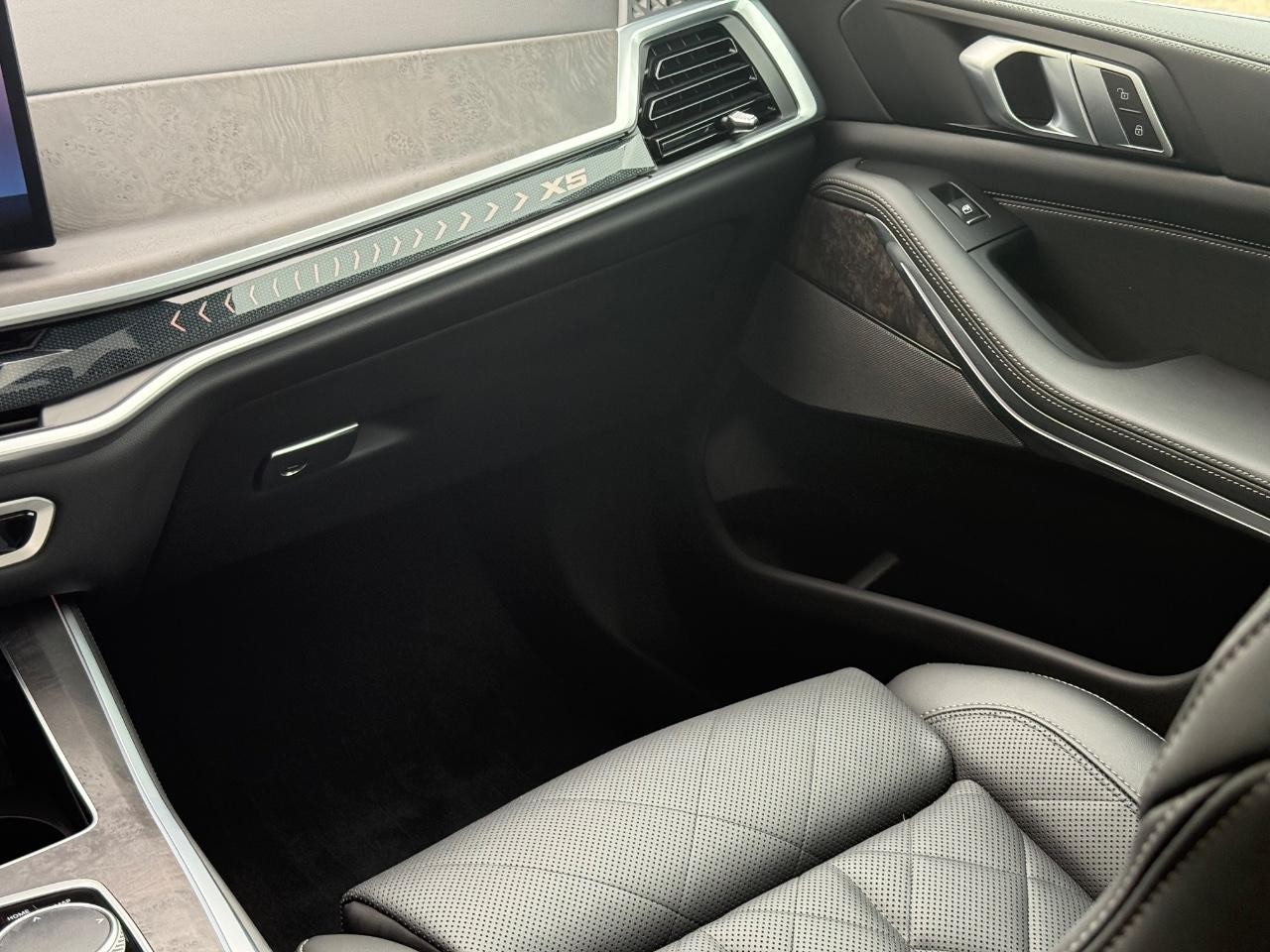 BMW X5 Vehicle Image 15