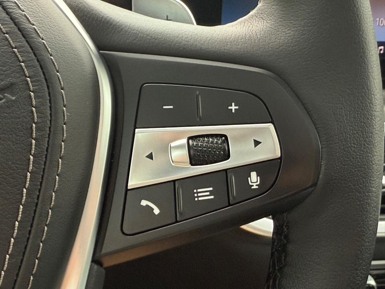 BMW X5 Vehicle Image 18