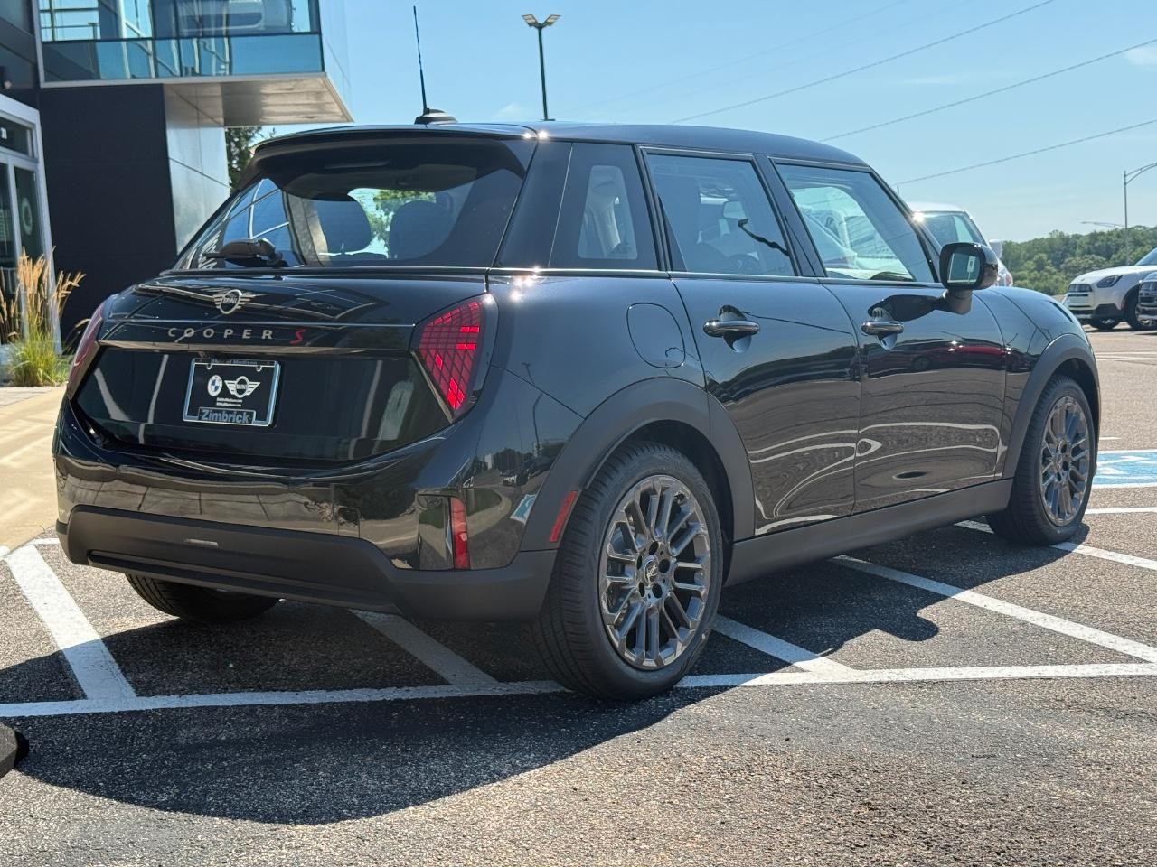 MINI Hardtop 4 Door Vehicle Image 03