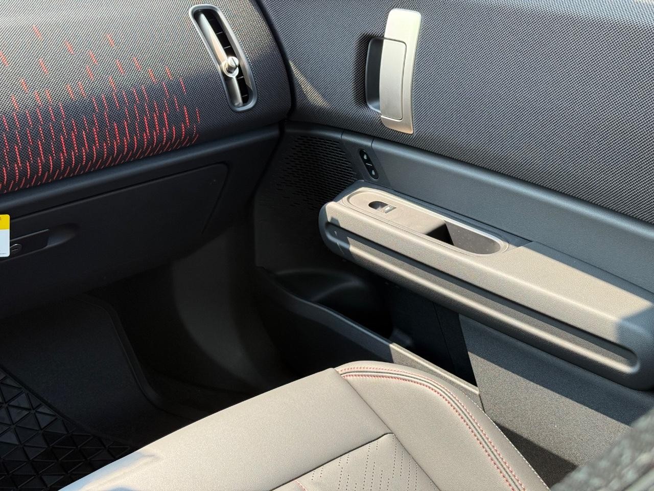 MINI Countryman Vehicle Image 10