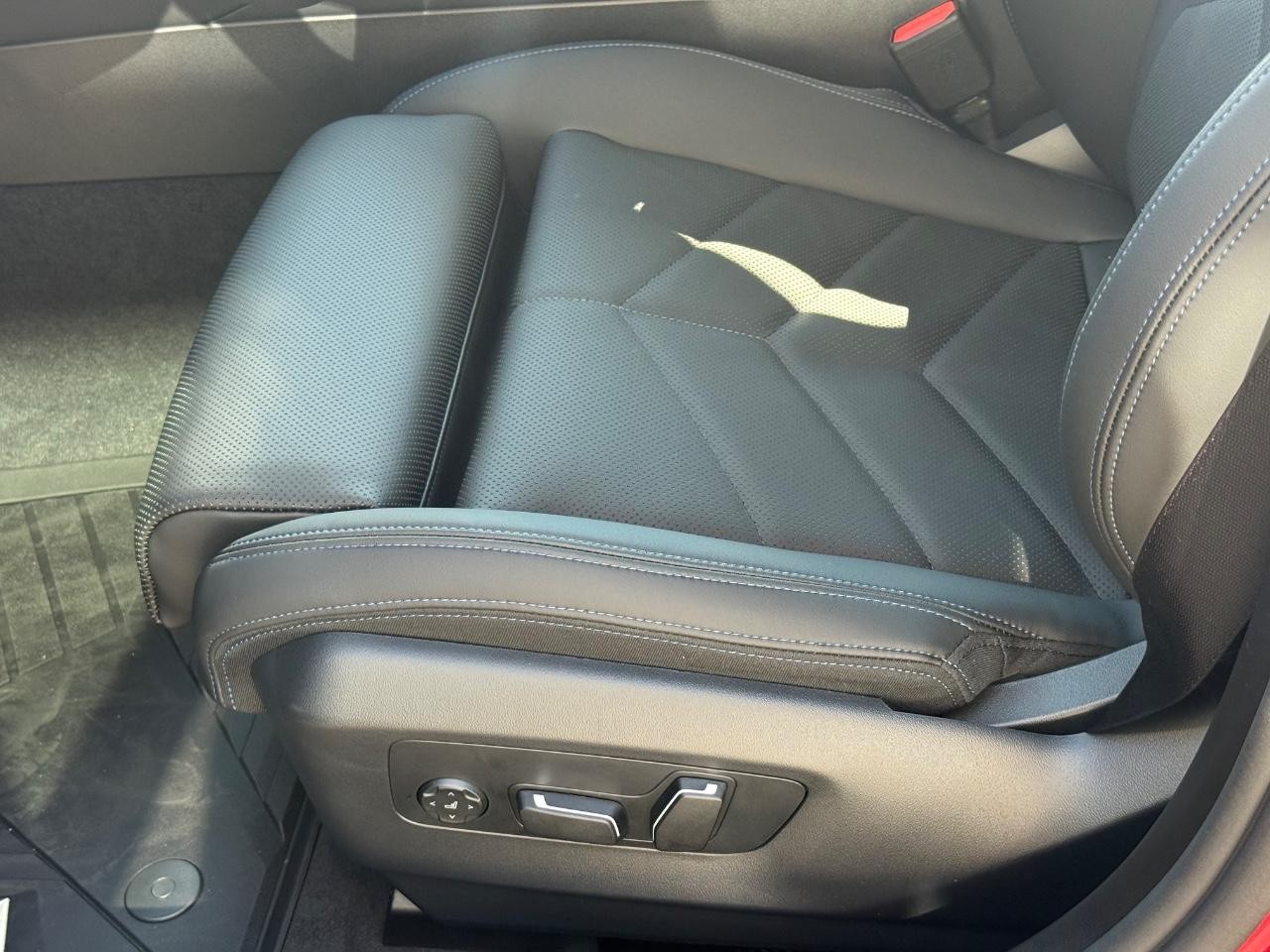 BMW 5 Series Vehicle Image 18
