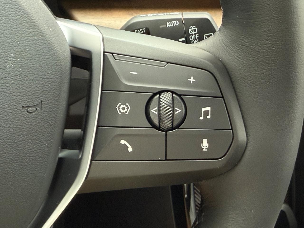 BMW X1 Vehicle Image 13