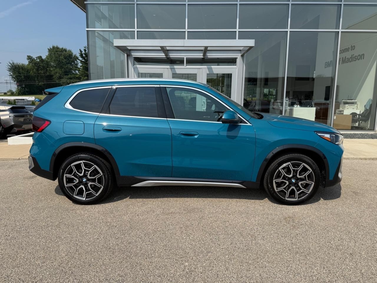 BMW X1 Vehicle Image 02