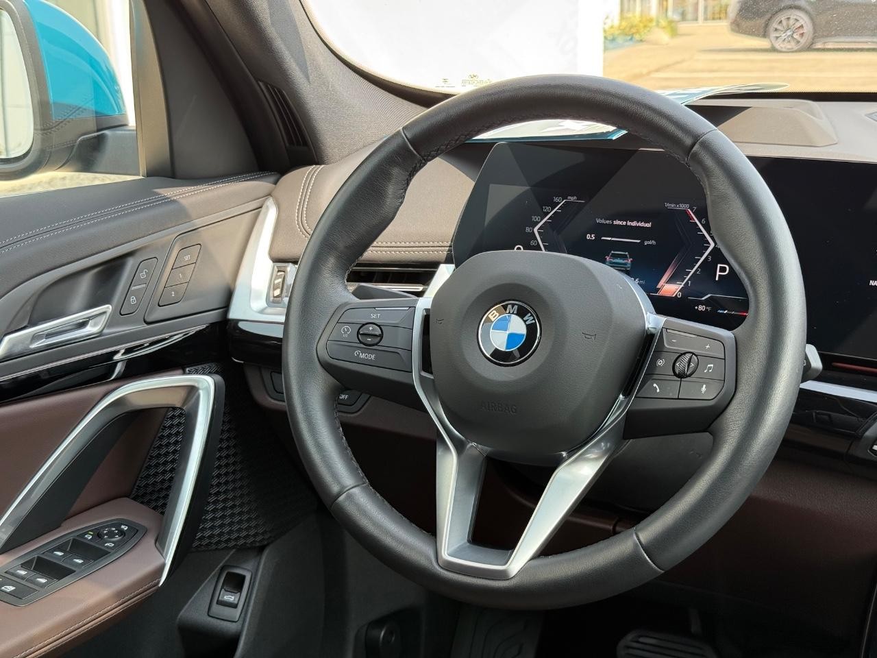 BMW X1 Vehicle Image 14
