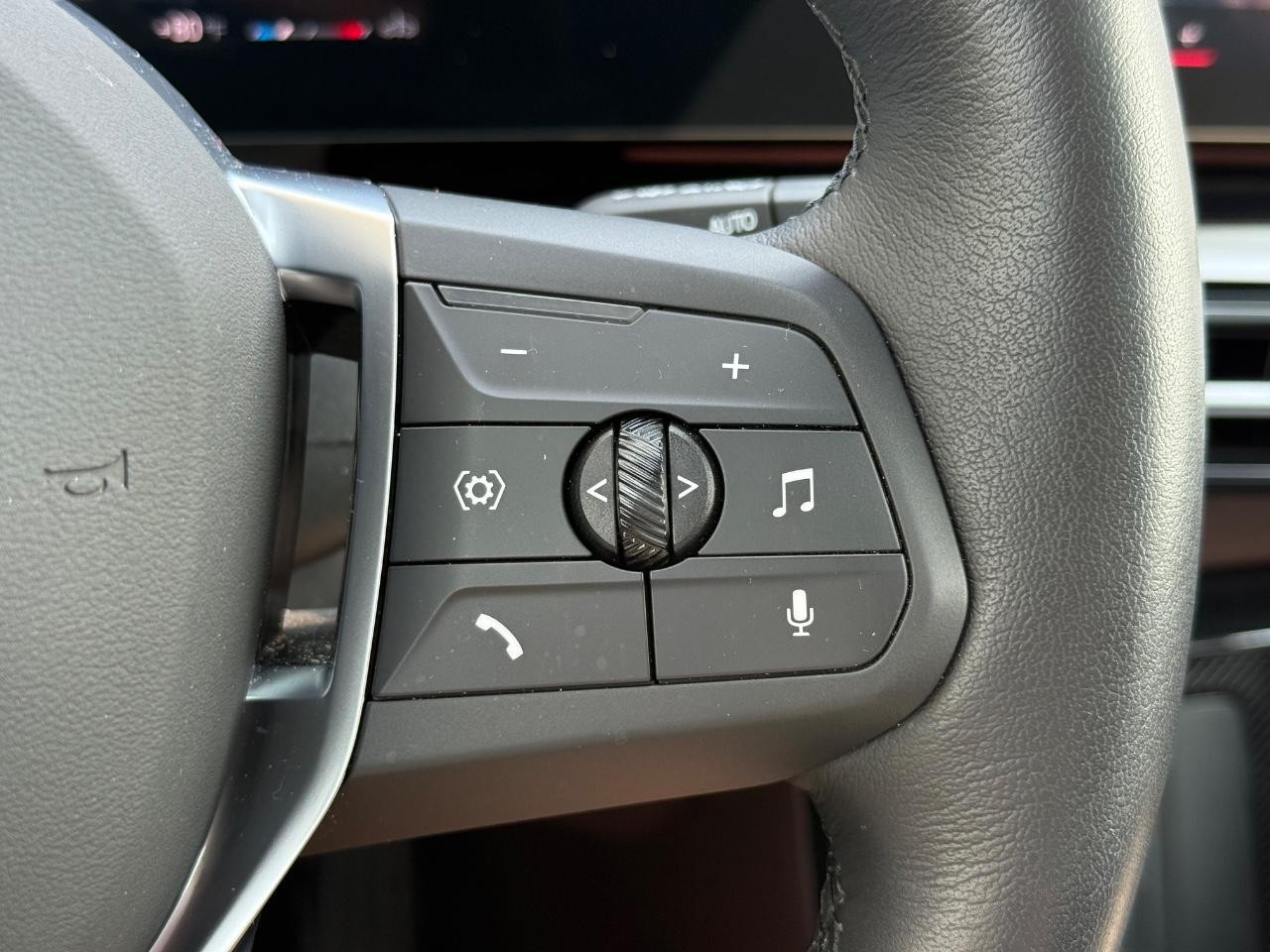 BMW X1 Vehicle Image 18