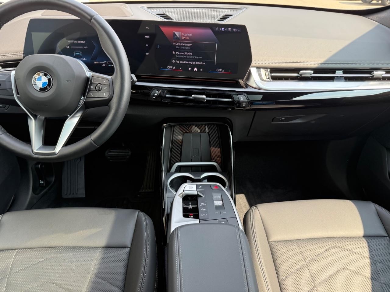 BMW X1 Vehicle Image 11