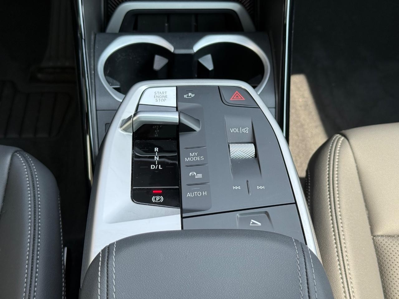 BMW X1 Vehicle Image 13