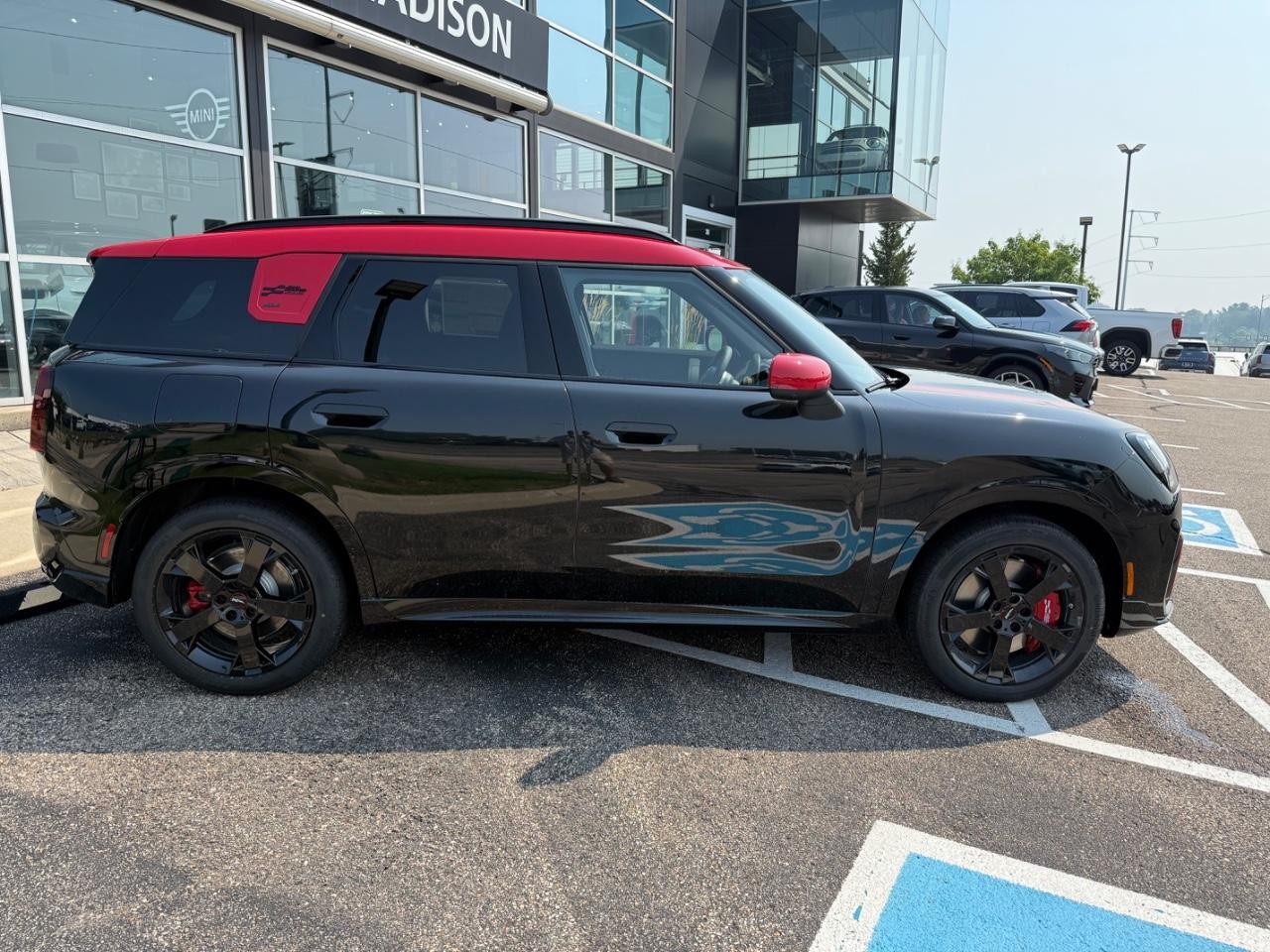 MINI Countryman Vehicle Image 02