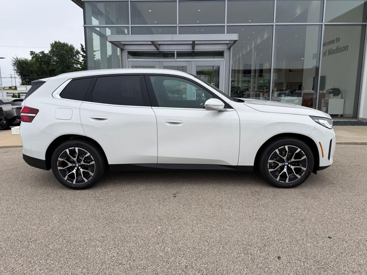 BMW X3 Vehicle Image 02