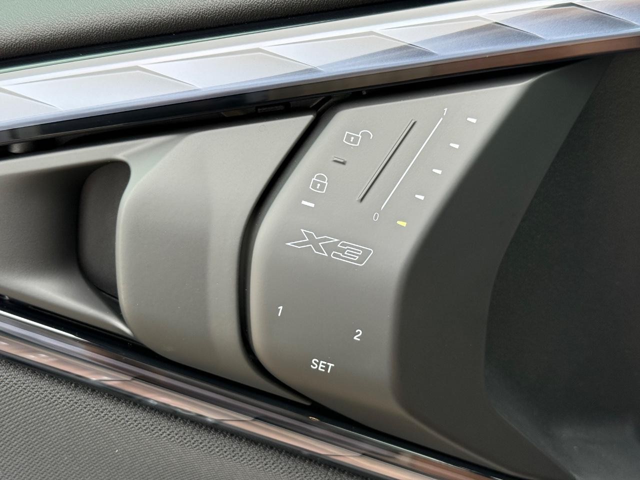 BMW X3 Vehicle Image 11