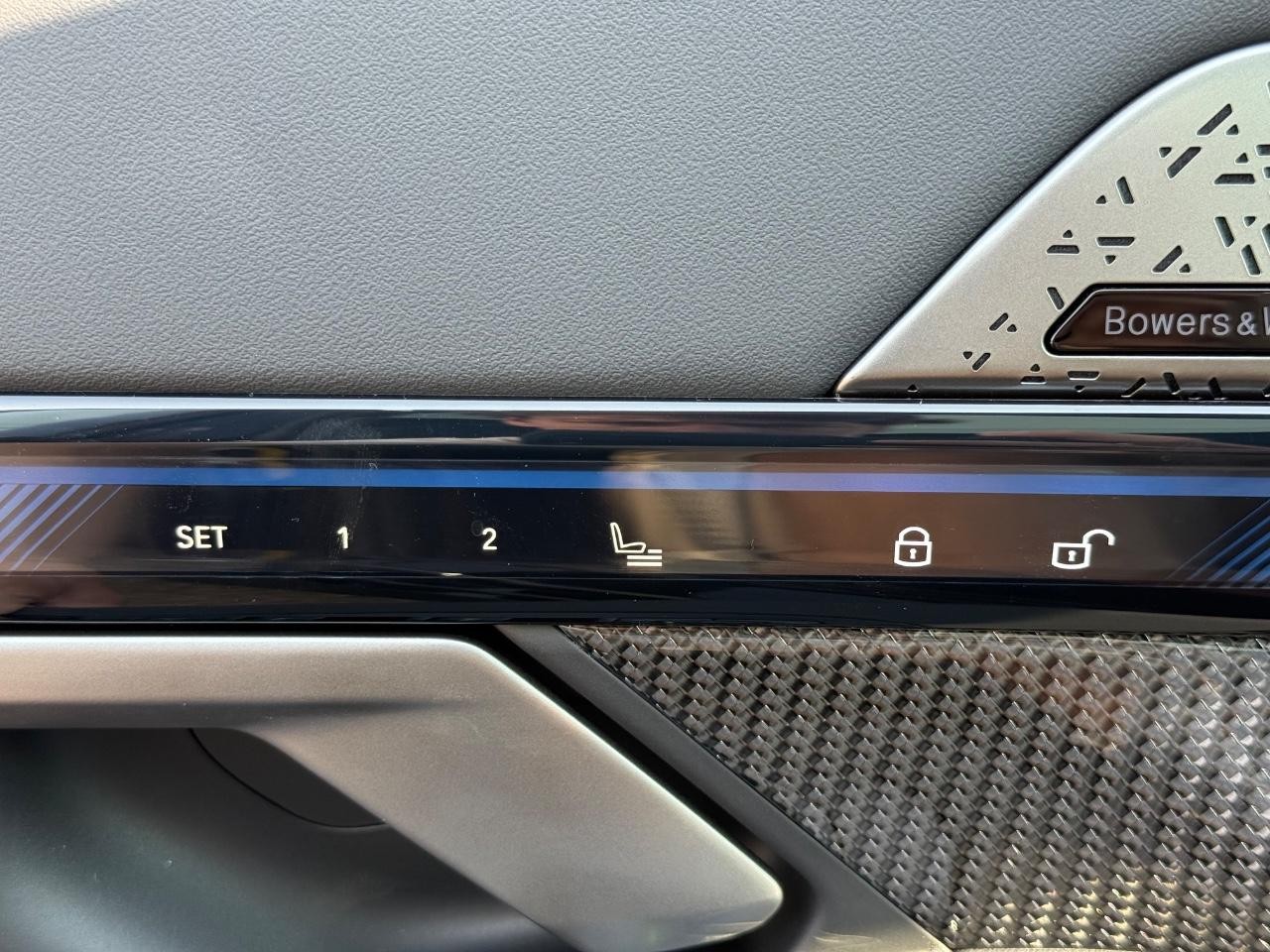 BMW i5 Vehicle Image 11