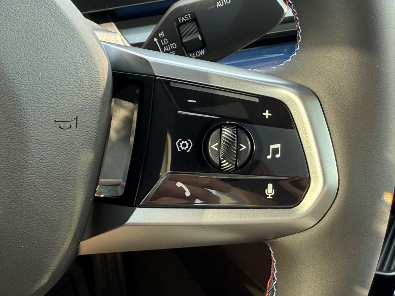 BMW i5 Vehicle Image 13