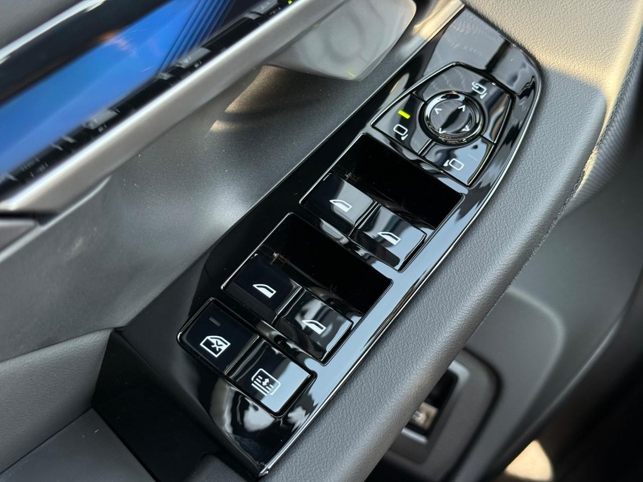 BMW i5 Vehicle Image 18
